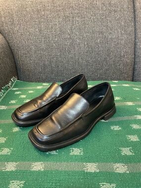 Vagabond Black Leather Square-Toe Slip-On Loafers